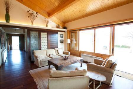 Impresionant Xalet La Roca Forada Apartment Guils de Cerdana Exterior photo